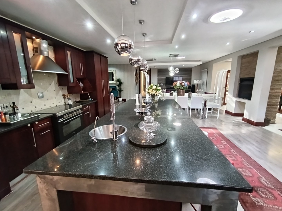 5 Bedroom Property for Sale in Heuwelsig Free State